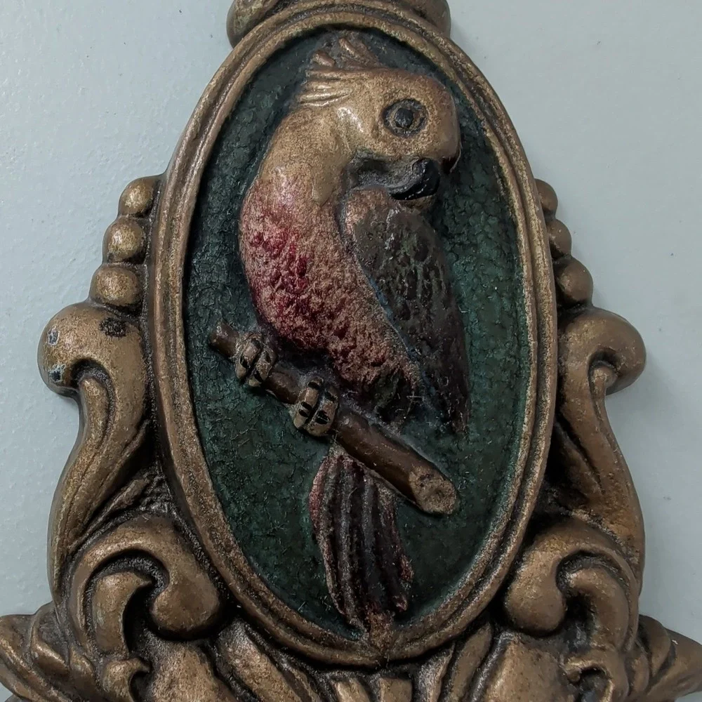 Antique Hubley Medallion Parrot #145 Doorstop Wall Plaque Original Paint